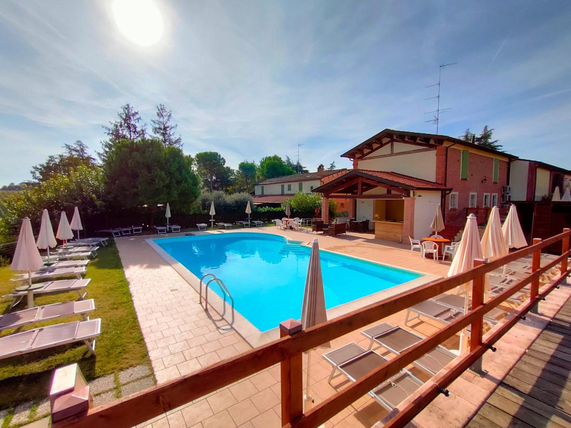 Agriturismo E Cantina La Sabbiona 파엔차 외부 사진